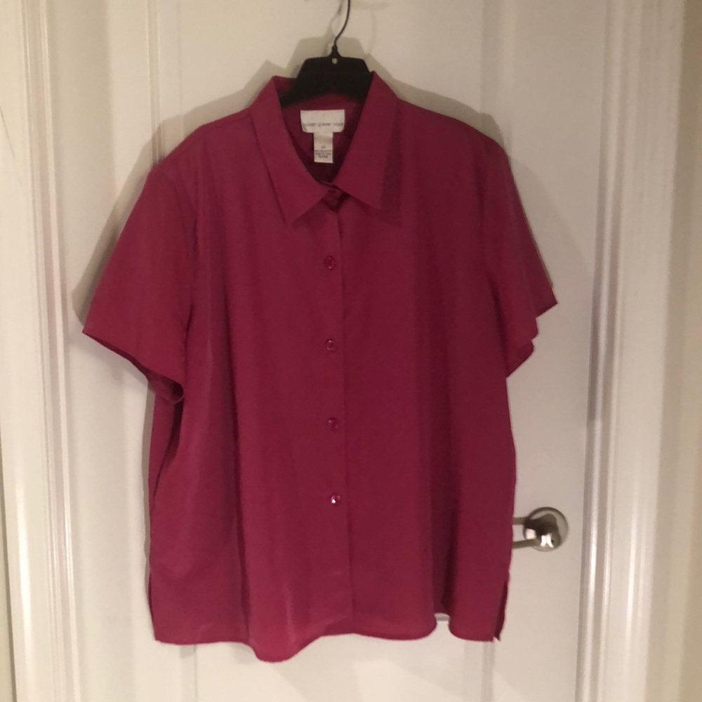 Fushia blouse with shoulder pads